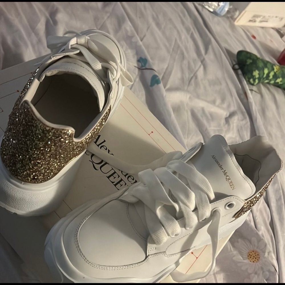 Alexander McQueen oversized sneaker